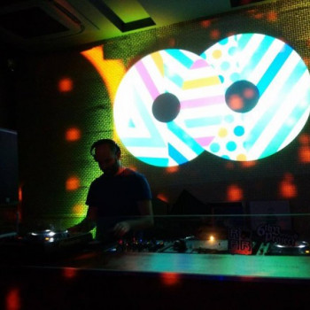 Havervagy Buli a ROOM8-ban- Nice people in one room dancing to good music #1