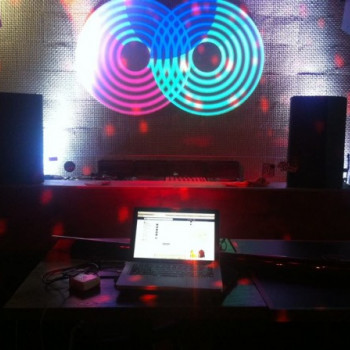 Havervagy Buli a ROOM8-ban- Nice people in one room dancing to good music #0