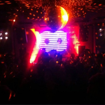 Havervagy Buli a ROOM8-ban- Nice people in one room dancing to good music #11