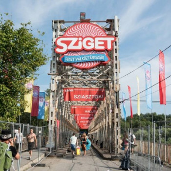 Havervagyos beszélgetés Gerendai Károllyal a sziget vezetőjével a fesztivál területén és annak előestéjén :) #2