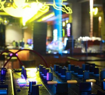 4 BRO DOWNTOWN: Nyitás előtti Havervagy nyitó buli #3