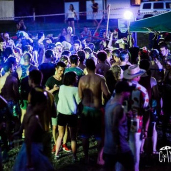 Havervagy MEDENCÉS Party a NAPOZÓ Strandján #8