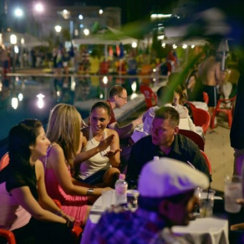 Havervagy MEDENCÉS Party a NAPOZÓ Strandján #6