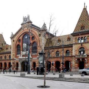 1200px-VasarcsarnokFotoThalerTamas.jpg
